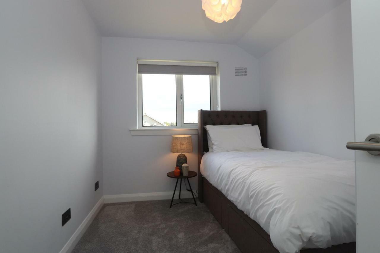 Dunfermline - Luxury 3 Bedroom 2 Bathroom Detached House With Garden Екстериор снимка