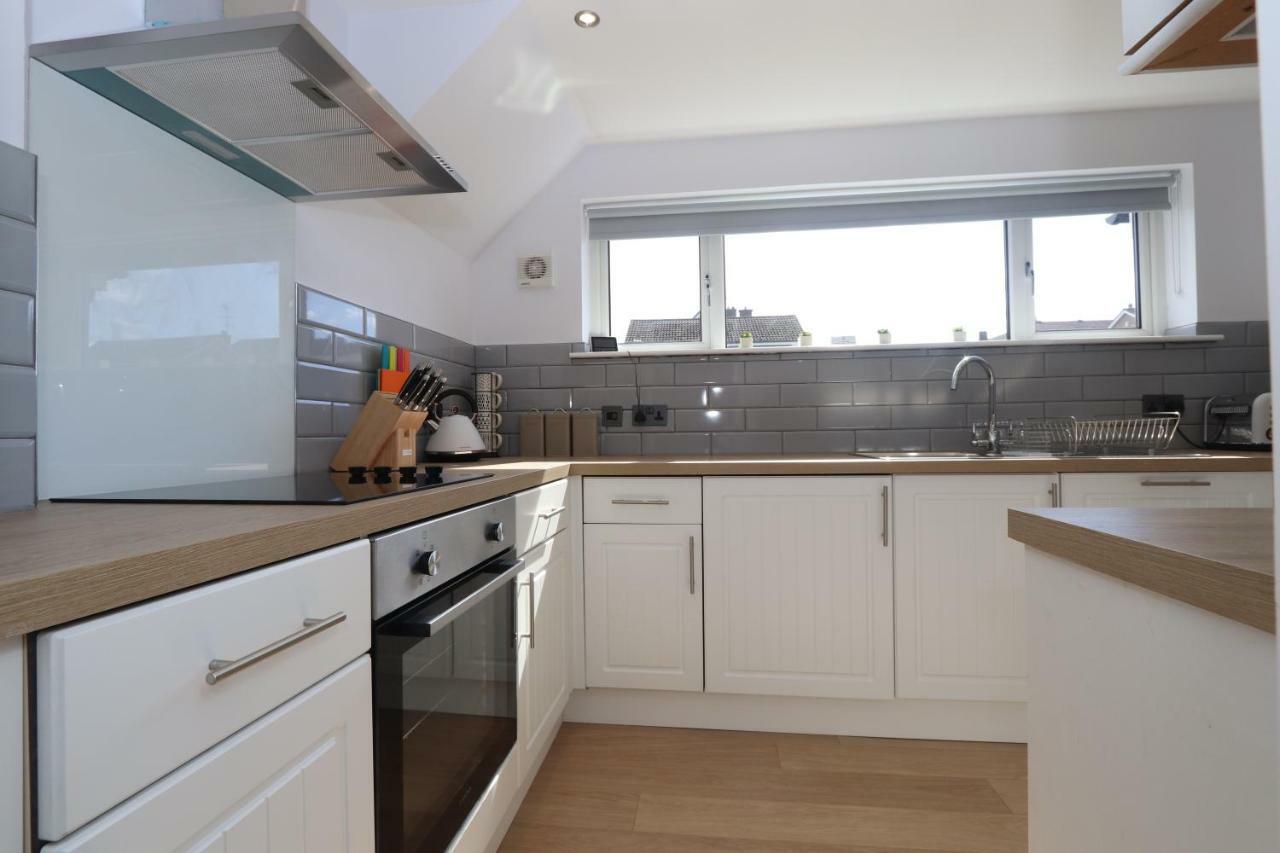 Dunfermline - Luxury 3 Bedroom 2 Bathroom Detached House With Garden Екстериор снимка