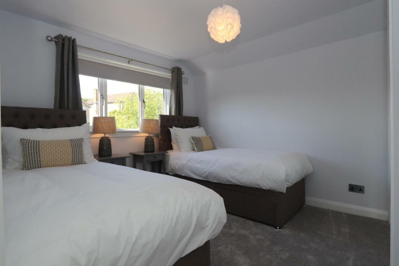 Dunfermline - Luxury 3 Bedroom 2 Bathroom Detached House With Garden Екстериор снимка